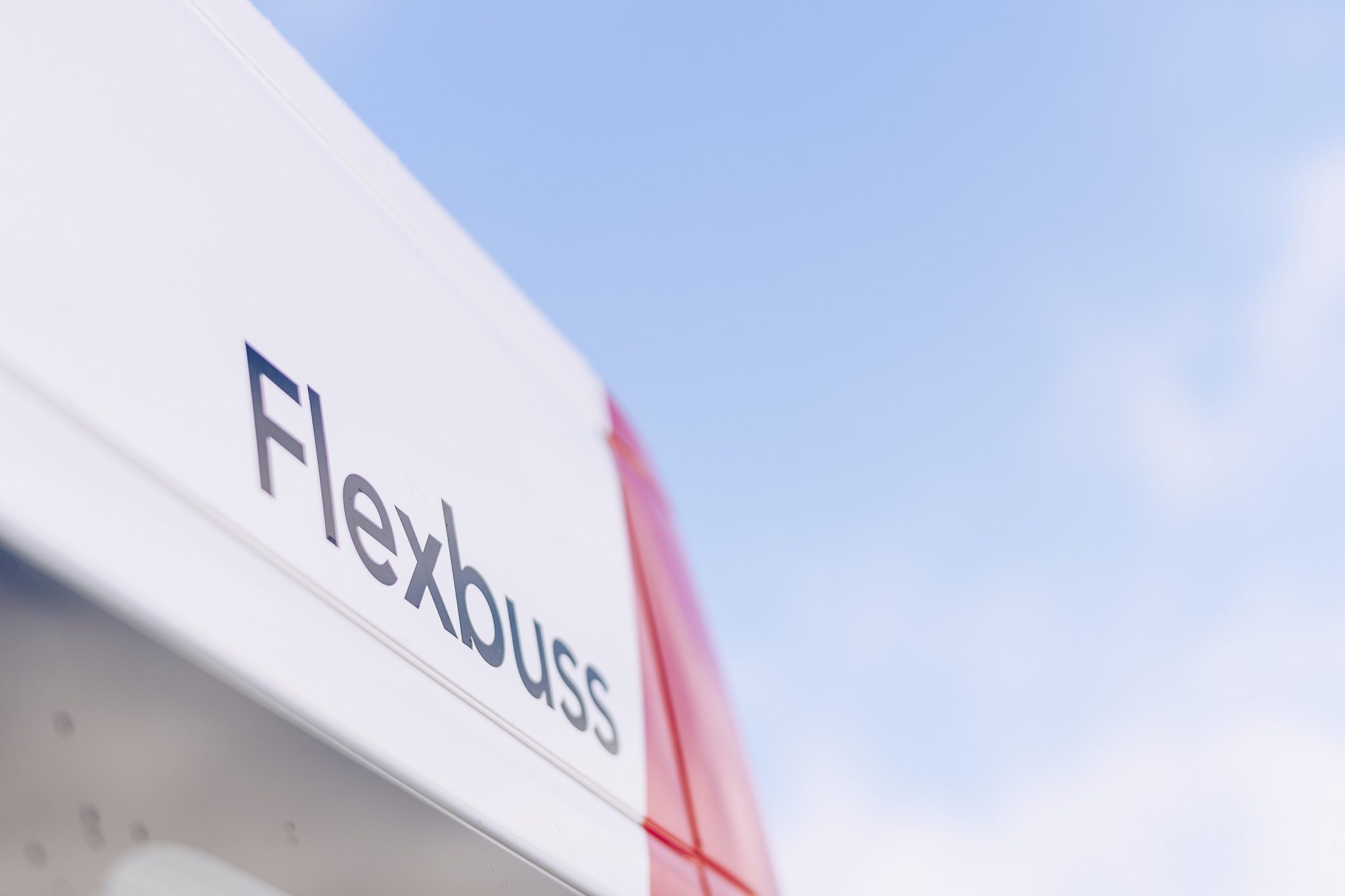Flexbuss vinner tilldelning för JLT serviceresor